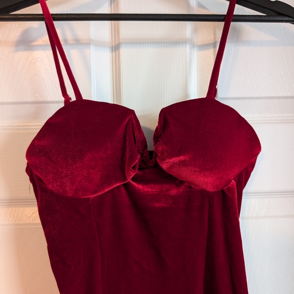 Cute Red Velvet Mini Dress Size Small Forever 21 - Picture 2 of 4